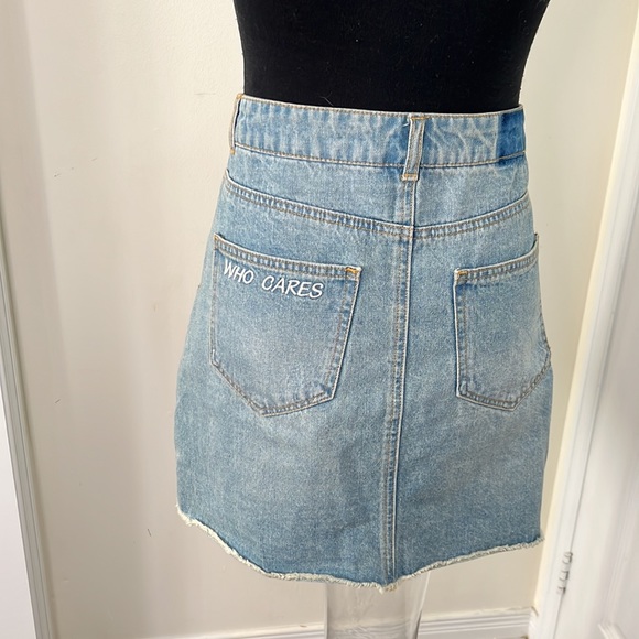 Noisy May Distressed Who Care Care Denim Jeans Skirt Size Medium - Picture 3 of 13